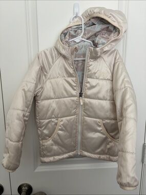 The North Face Girls' Pearl winter white reversible Hooded Puffer Jacket